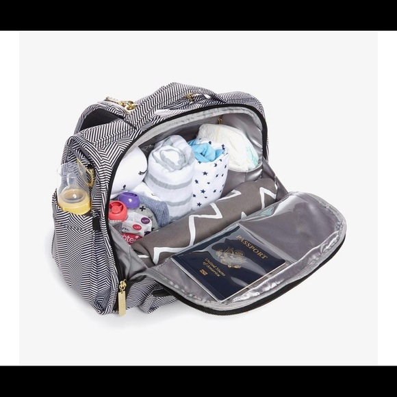 Jujube B.F.F. Diaper Bag and changing pad - Picture 2 of 14